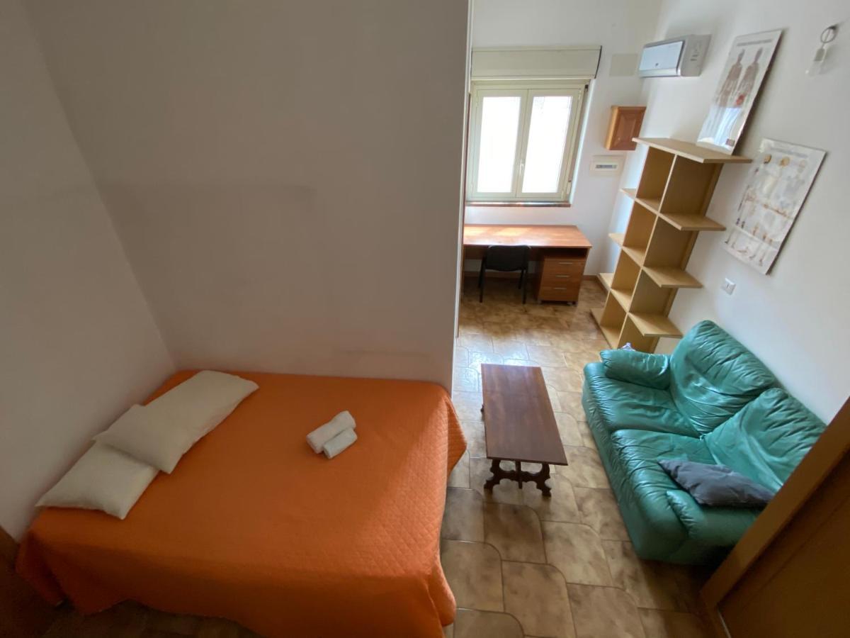 Апартаменты Stanza Privata Dotata Di Tutti I Comfort-Centro Storico Палермо Экстерьер фото